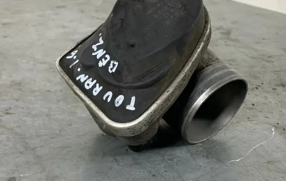 Volkswagen Touran I Throttle valve 036133062Q