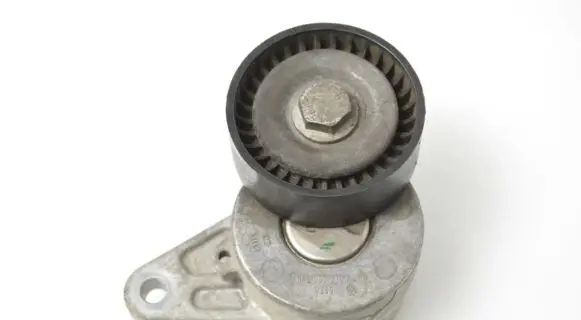 Volkswagen Golf VII Timing belt/chain tensioner 04L903315A