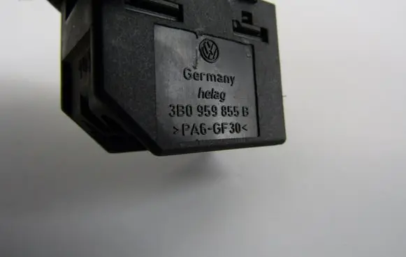 Volkswagen Golf IV Electric window control switch 3B0959855B