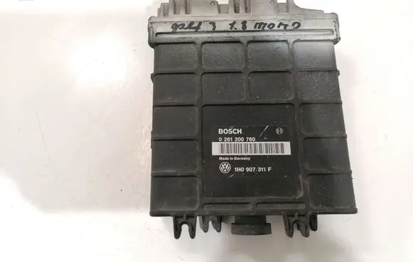 Volkswagen PASSAT B3 Engine control unit/module 0261200760 1H0907311F