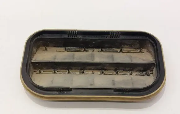 Volkswagen Caddy Quarter panel pressure vent 7L0819181