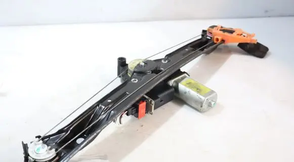 Fiat Bravo Front window lifting mechanism without motor
