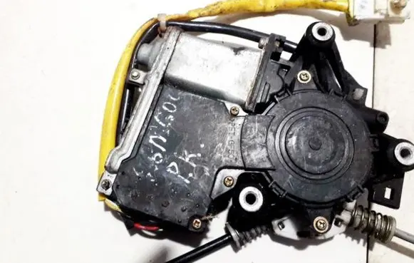 Mitsubishi Galant Front door window regulator motor 0620200056