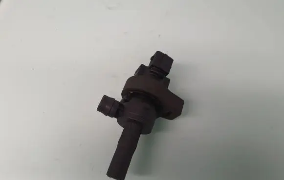 BMW 5 E39 Vacuum valve 1433602 13901433602 13901433603