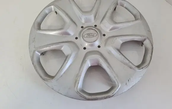 Ford Fiesta R15 wheel hub/cap/trim 8V211130HA