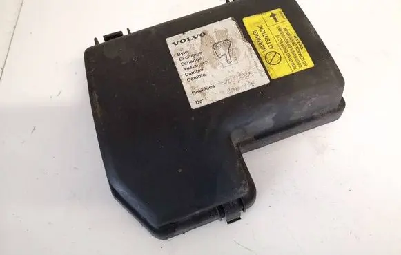 Volvo XC90 Fuse box cover 8645259