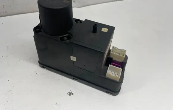 Audi A6 S6 C4 4A Central locking vacuum pump 4A0862257F