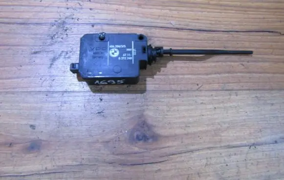 BMW 3 E46 Central locking motor 40620435