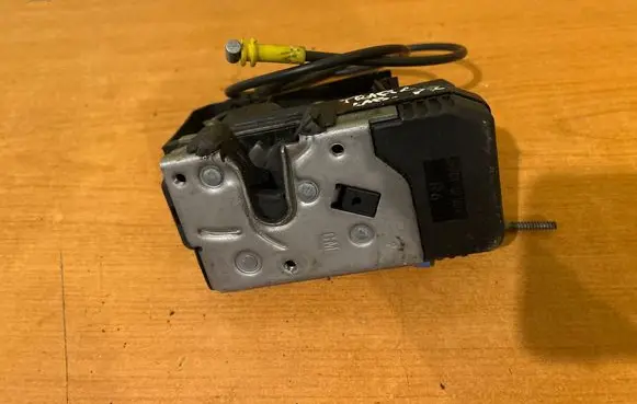 Renault Trafic II (X83) Front door lock 8200042171 91166234