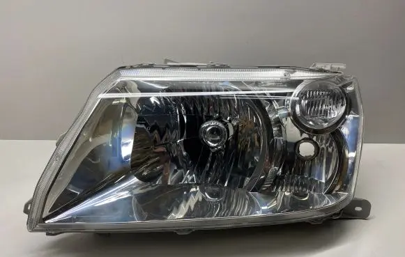 Suzuki Grand Vitara II Headlight/headlamp 3532064J10