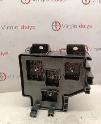 Hyundai Santa Fe Fuse module 919502b100
