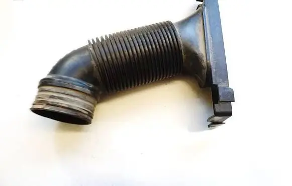 Skoda Octavia Mk2 (1Z) Air intake hose/pipe 1K0129609B