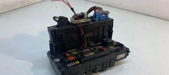 BMW 5 F10 F11 Fuse module 1670487 9252815