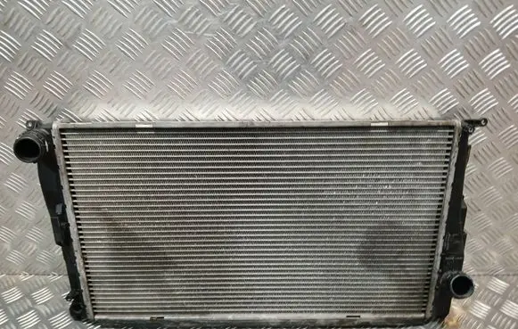 BMW 1 E81 E87 Coolant radiator 7788903 3052883 3094174