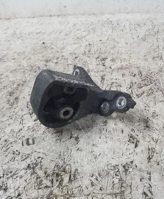 Subaru Legacy Engine mount bracket