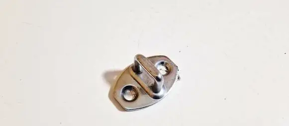 Volkswagen Polo IV 9N3 Rear door lock loop/hook striker 