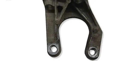 Volvo XC70 Front differential bracket 30713236