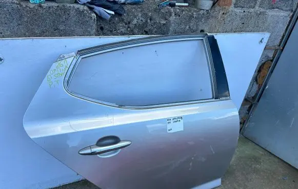 KIA Optima Rear door