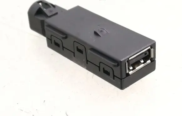 Skoda Fabia Mk3 (NJ) USB socket connector 5Q0035726M
