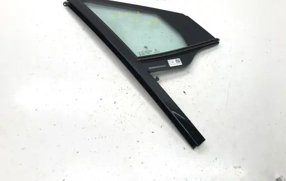 BMW 2 Active Tourer U06 Front door vent window glass four-door 8496284