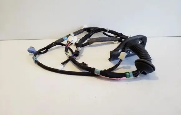 Lexus CT 200H Front door wiring loom 8215176140