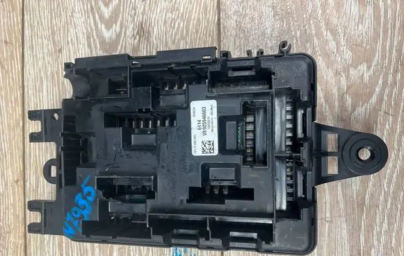 BMW 7 F01 F02 F03 F04 Fuse module 925946603