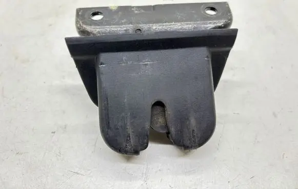 Audi A6 S6 C5 4B Tailgate/trunk/boot lock/catch/latch 4B9827520