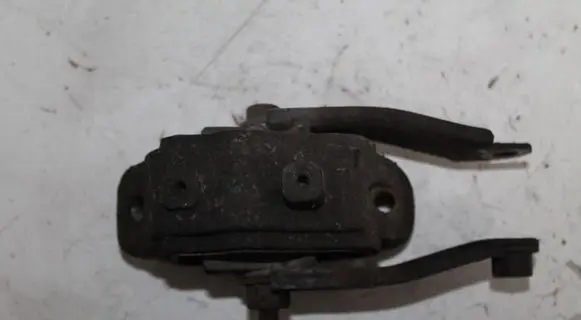 Volvo XC60 Engine mount bracket 30671219