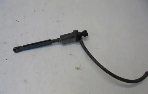 Opel Vivaro Clutch slave cylinder 8200459155