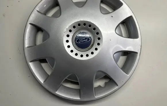 Ford Galaxy R16 wheel hub/cap/trim 7M5601147E