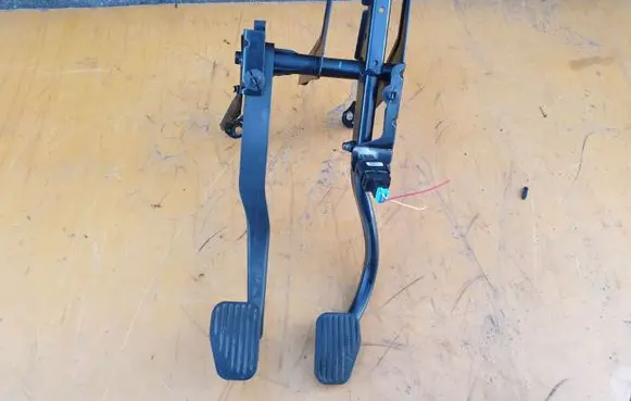 Volvo S60 Pedal assembly 3524406