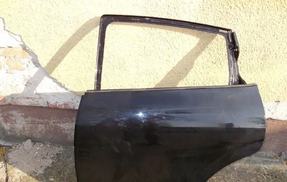 Seat Leon (1P) Rear door