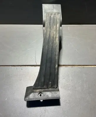 BMW 1 E81 E87 Accelerator throttle pedal 6772646 25916010 2206067