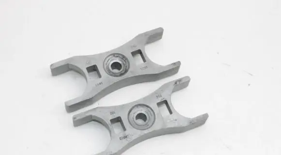 Audi A6 S6 C7 4G Fuel Injector clamp holder 04L216
