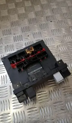 Volkswagen PASSAT B6 Fuse module 3c0937049aj