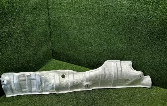 Renault Koleos II Heat shield in engine bay 747584CL0A