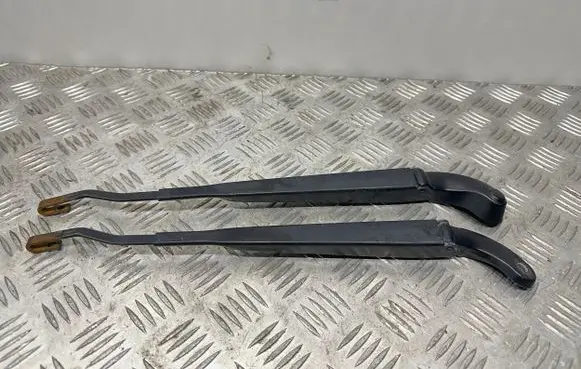 Mini One - Cooper Coupe R56 Front wiper blade arm