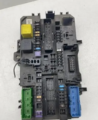 Opel Zafira B Fuse box set 13222173 5DK00866933