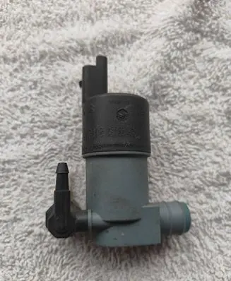 Nissan Qashqai Windscreen/windshield washer pump 28920BU010