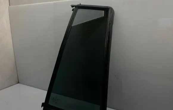 Mercedes-Benz GL X164 Rear vent window glass A1647301355