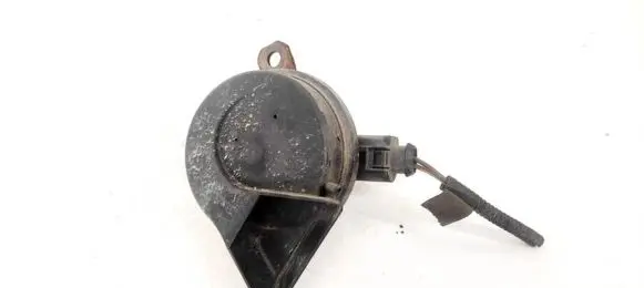 Volkswagen Polo IV 9N3 Horn signal E1000233