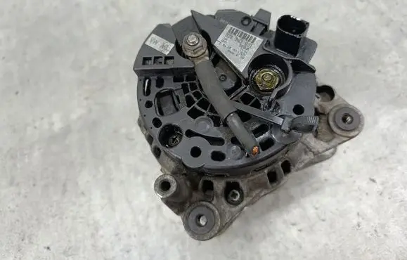 Volkswagen PASSAT B5.5 Generator/alternator 028903031