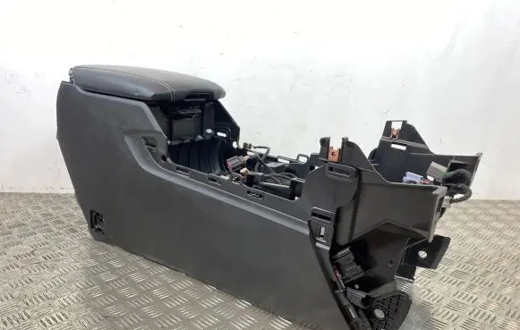 Jeep Grand Cherokee WL Center console