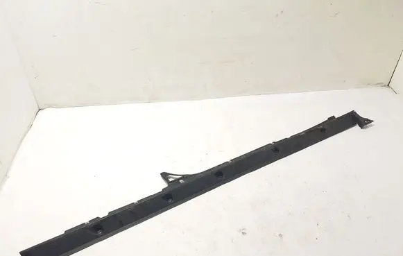 Audi Q8 Sill 4M8825211