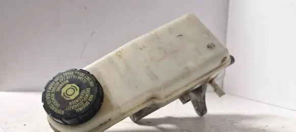 Mitsubishi Colt Master brake cylinder 32067272d