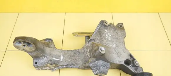 Audi A3 S3 8P Engine mounting bracket 022260089M 26SP12