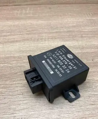 Mercedes-Benz E W211 Light module LCM A2118203226 5DF00827800
