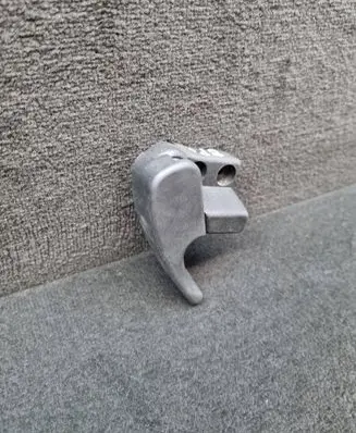 Engine bonnet (hood) release handle