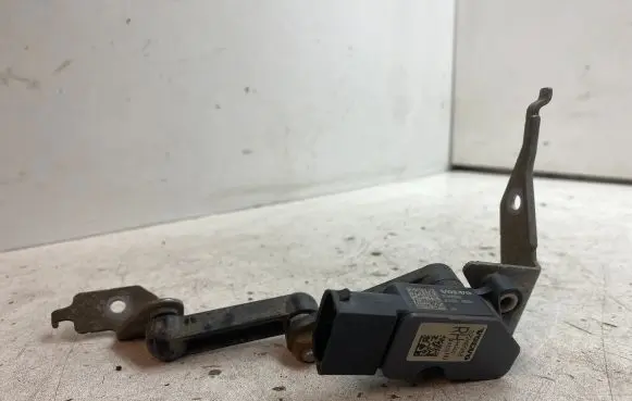Volvo XC60 Rear air suspension level height sensor 32246988