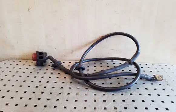 Volkswagen Touareg I Positive cable (battery)
